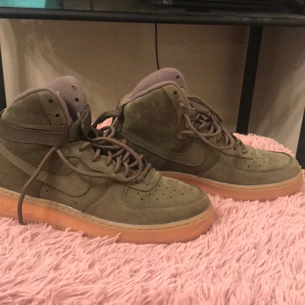 NIKE AIR FORCE 1
